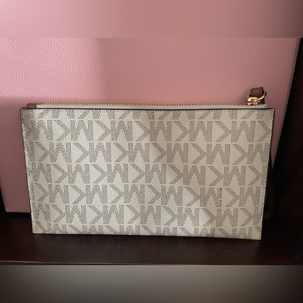 Michael Kors Beige Monogram Clutch / wristlet - Picture 2 of 4